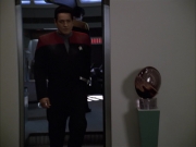 extant_StarTrek_VOY_6x01-EquinoxPart2_01263.jpg