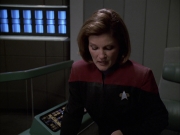 extant_StarTrek_VOY_6x01-EquinoxPart2_01281.jpg