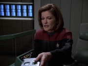extant_StarTrek_VOY_6x01-EquinoxPart2_01284.jpg
