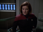 extant_StarTrek_VOY_6x01-EquinoxPart2_01318.jpg