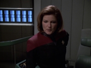 extant_StarTrek_VOY_6x01-EquinoxPart2_01319.jpg