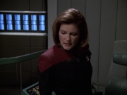 extant_StarTrek_VOY_6x01-EquinoxPart2_01321.jpg