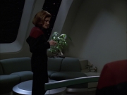 extant_StarTrek_VOY_6x01-EquinoxPart2_01346.jpg