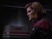 extant_StarTrek_VOY_6x01-EquinoxPart2_01914.jpg