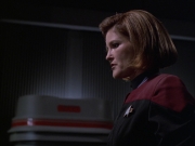extant_StarTrek_VOY_6x01-EquinoxPart2_01921.jpg