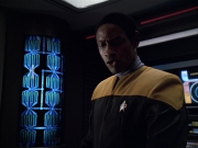 extant_StarTrek_VOY_6x01-EquinoxPart2_01955.jpg