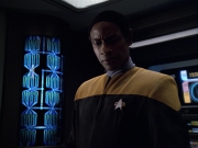 extant_StarTrek_VOY_6x01-EquinoxPart2_01960.jpg