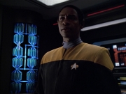 extant_StarTrek_VOY_6x01-EquinoxPart2_01991.jpg