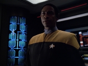 extant_StarTrek_VOY_6x01-EquinoxPart2_01992.jpg