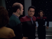 extant_StarTrek_VOY_6x01-EquinoxPart2_02070.jpg