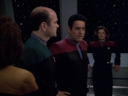 extant_StarTrek_VOY_6x01-EquinoxPart2_02071.jpg