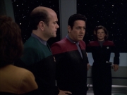 extant_StarTrek_VOY_6x01-EquinoxPart2_02073.jpg