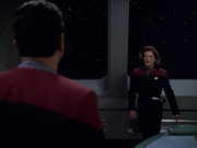 extant_StarTrek_VOY_6x01-EquinoxPart2_02086.jpg
