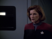 extant_StarTrek_VOY_6x01-EquinoxPart2_02133.jpg
