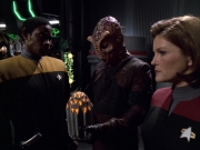 extant_StarTrek_VOY_6x01-EquinoxPart2_02241.jpg