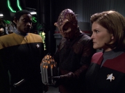 extant_StarTrek_VOY_6x01-EquinoxPart2_02242.jpg