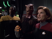 extant_StarTrek_VOY_6x01-EquinoxPart2_02272.jpg