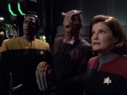 extant_StarTrek_VOY_6x01-EquinoxPart2_02273.jpg