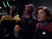 extant_StarTrek_VOY_6x01-EquinoxPart2_02290.jpg