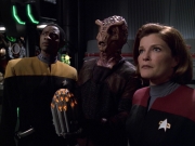 extant_StarTrek_VOY_6x01-EquinoxPart2_02297.jpg