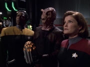extant_StarTrek_VOY_6x01-EquinoxPart2_02309.jpg