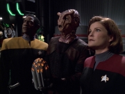 extant_StarTrek_VOY_6x01-EquinoxPart2_02320.jpg