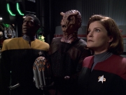 extant_StarTrek_VOY_6x01-EquinoxPart2_02328.jpg