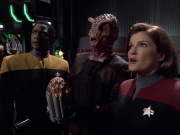 extant_StarTrek_VOY_6x01-EquinoxPart2_02332.jpg