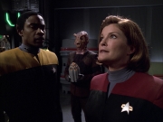extant_StarTrek_VOY_6x01-EquinoxPart2_02346.jpg