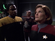extant_StarTrek_VOY_6x01-EquinoxPart2_02353.jpg