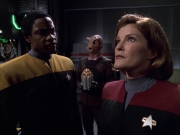 extant_StarTrek_VOY_6x01-EquinoxPart2_02355.jpg