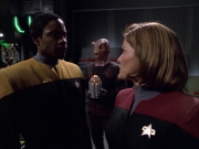 extant_StarTrek_VOY_6x01-EquinoxPart2_02358.jpg