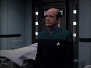 extant_StarTrek_VOY_6x01-EquinoxPart2_02765.jpg