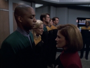 extant_StarTrek_VOY_6x01-EquinoxPart2_03431.jpg