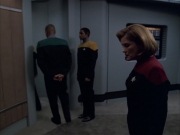 extant_StarTrek_VOY_6x01-EquinoxPart2_03471.jpg