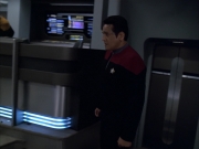 extant_StarTrek_VOY_6x01-EquinoxPart2_03497.jpg