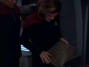 extant_StarTrek_VOY_6x01-EquinoxPart2_03591.jpg