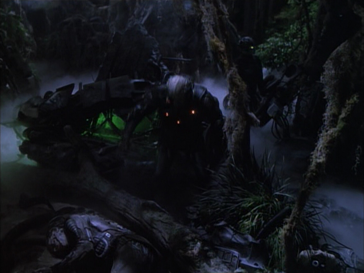 extant_StarTrek_VOY_6x02-SurvivalInstinct_00030.jpg
