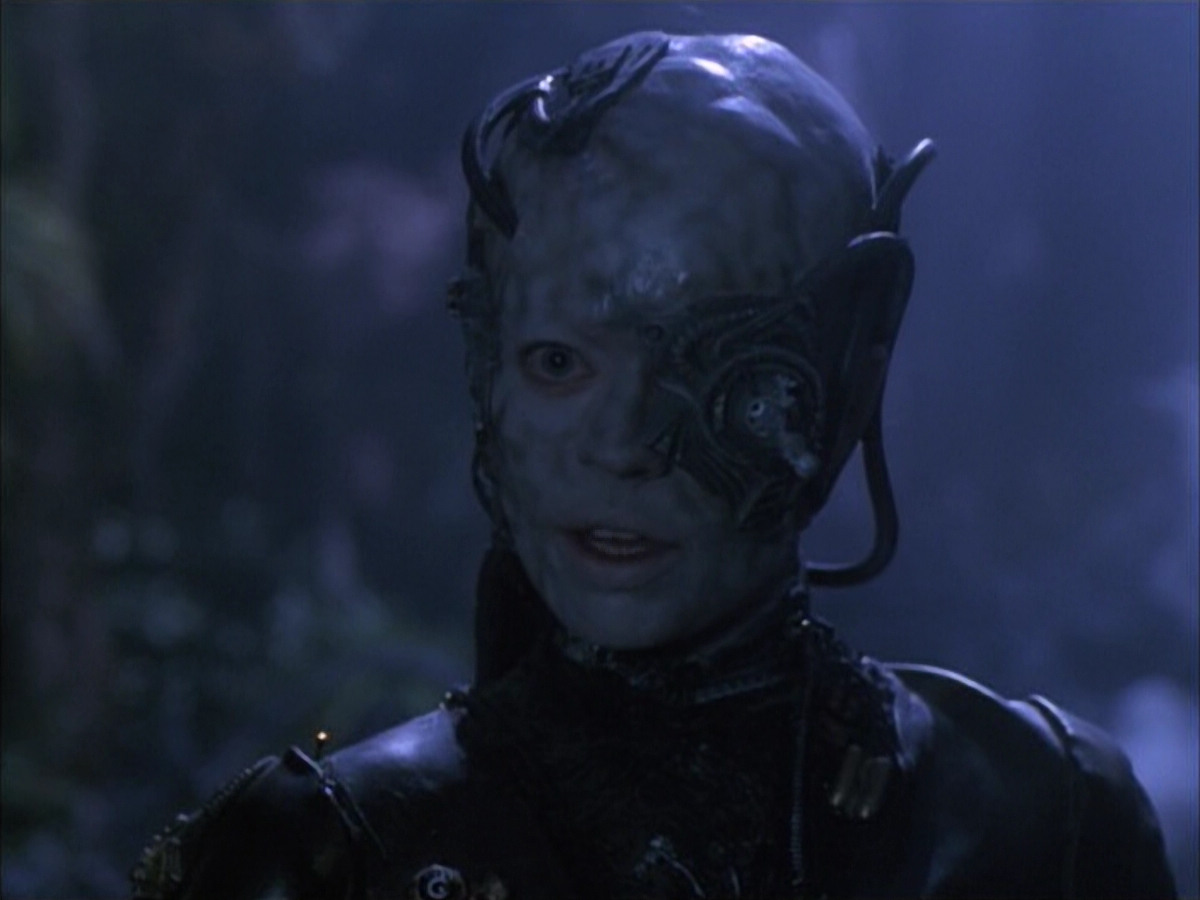 extant_StarTrek_VOY_6x02-SurvivalInstinct_00069.jpg