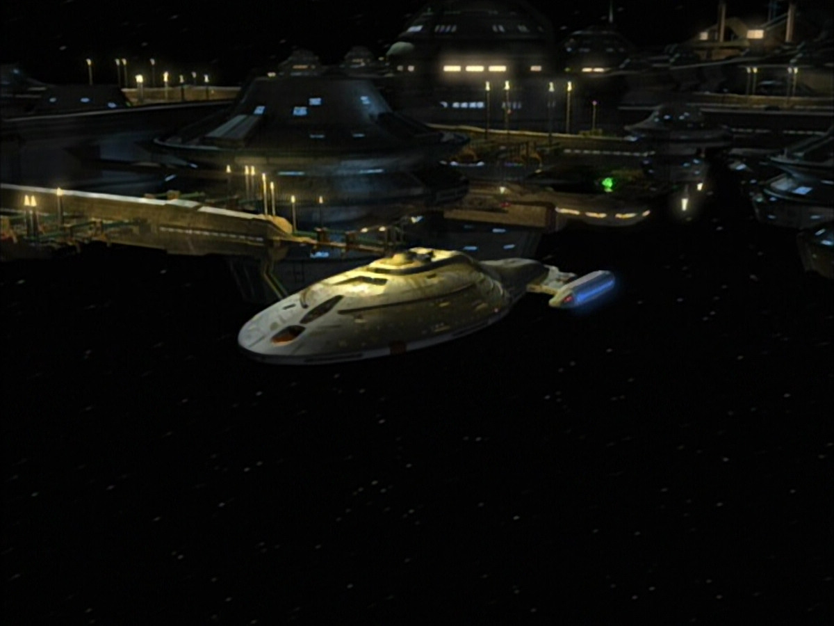 extant_StarTrek_VOY_6x02-SurvivalInstinct_00274.jpg