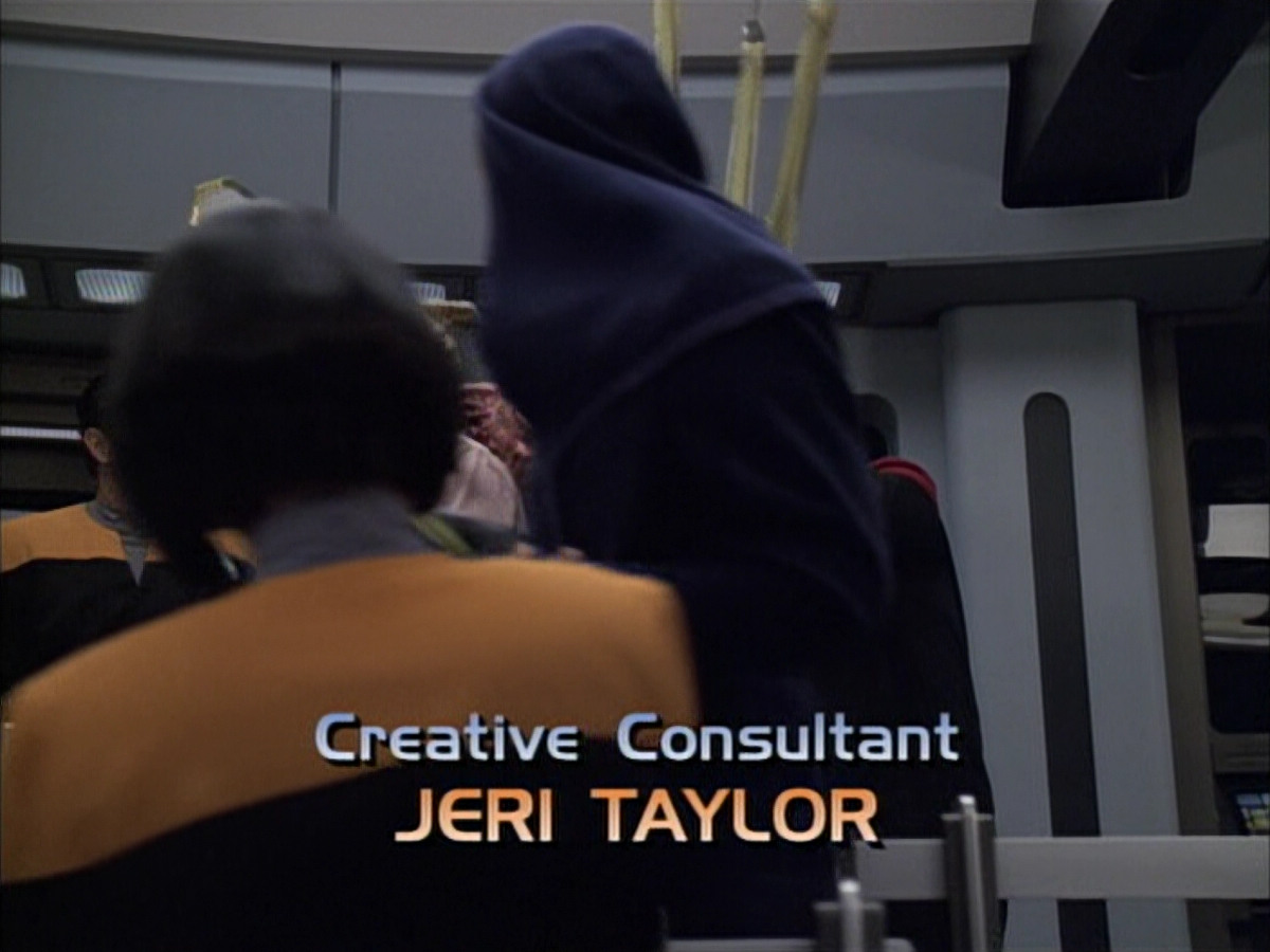 extant_StarTrek_VOY_6x02-SurvivalInstinct_00290.jpg