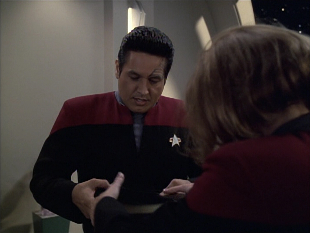 extant_StarTrek_VOY_6x02-SurvivalInstinct_00349.jpg