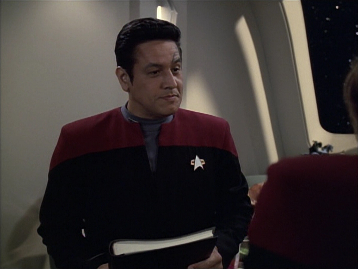 extant_StarTrek_VOY_6x02-SurvivalInstinct_00354.jpg