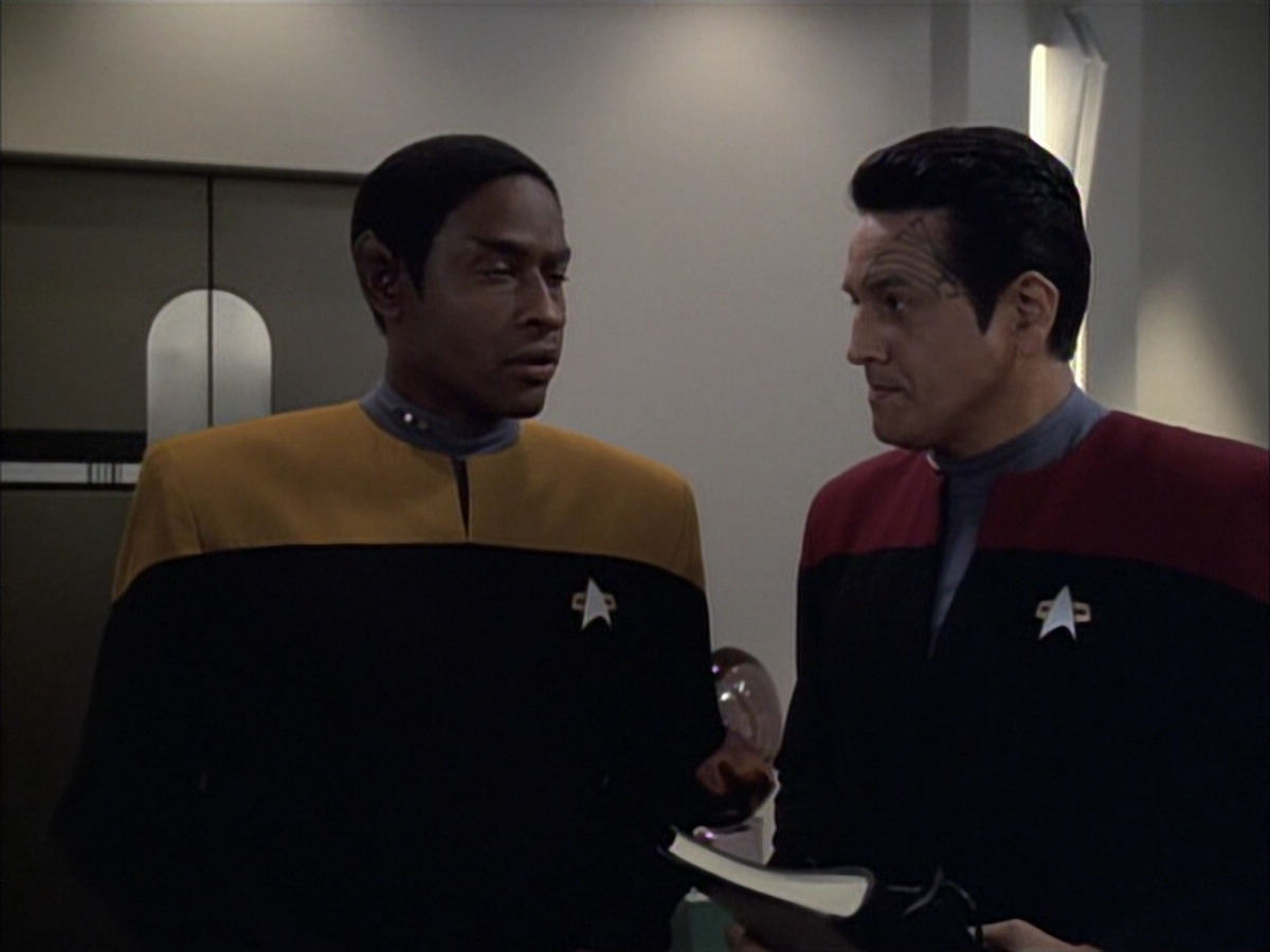 extant_StarTrek_VOY_6x02-SurvivalInstinct_00362.jpg