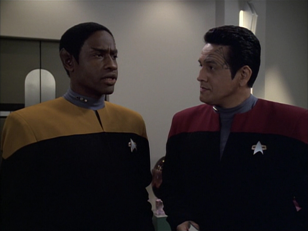 extant_StarTrek_VOY_6x02-SurvivalInstinct_00371.jpg