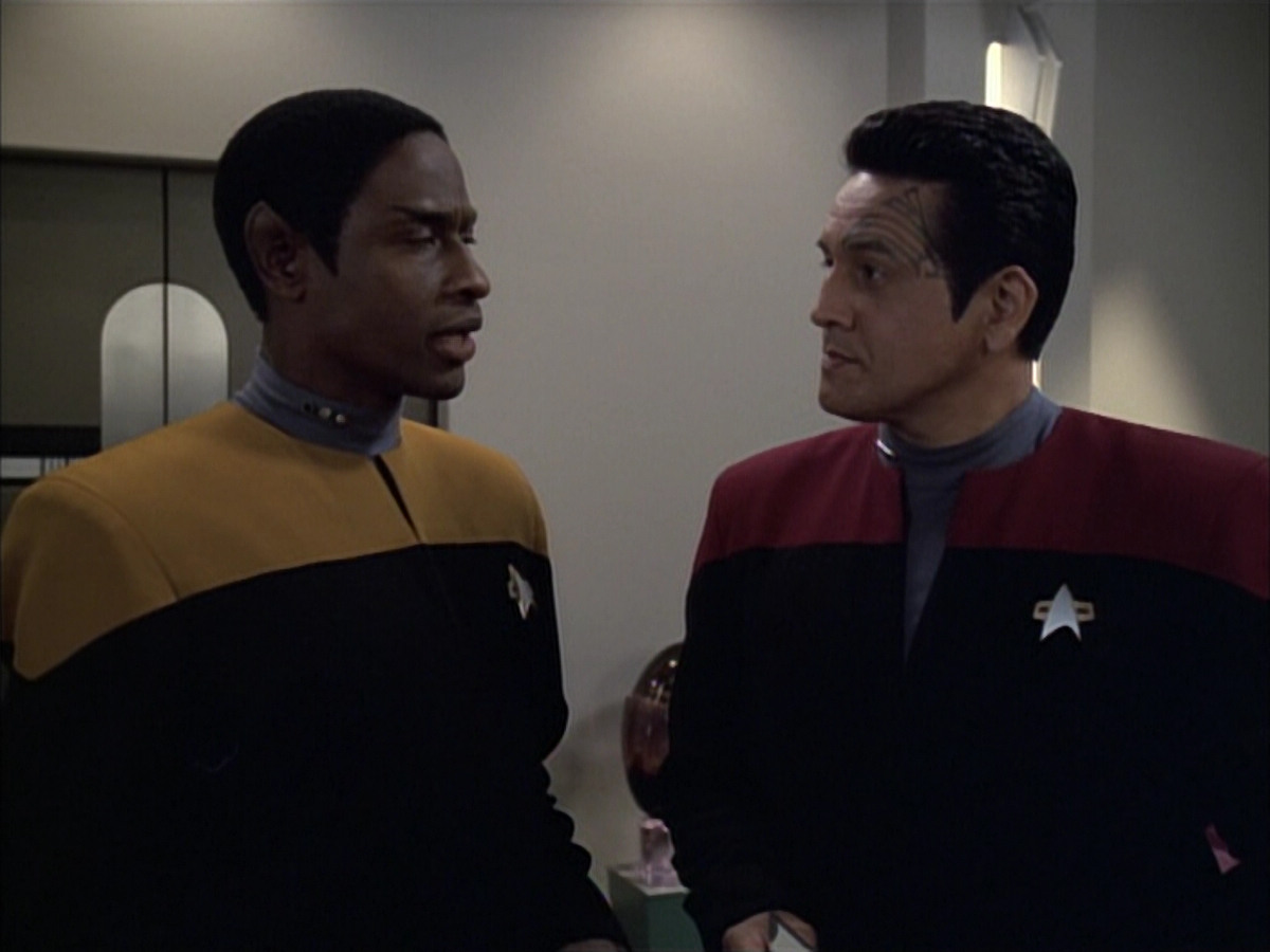 extant_StarTrek_VOY_6x02-SurvivalInstinct_00372.jpg