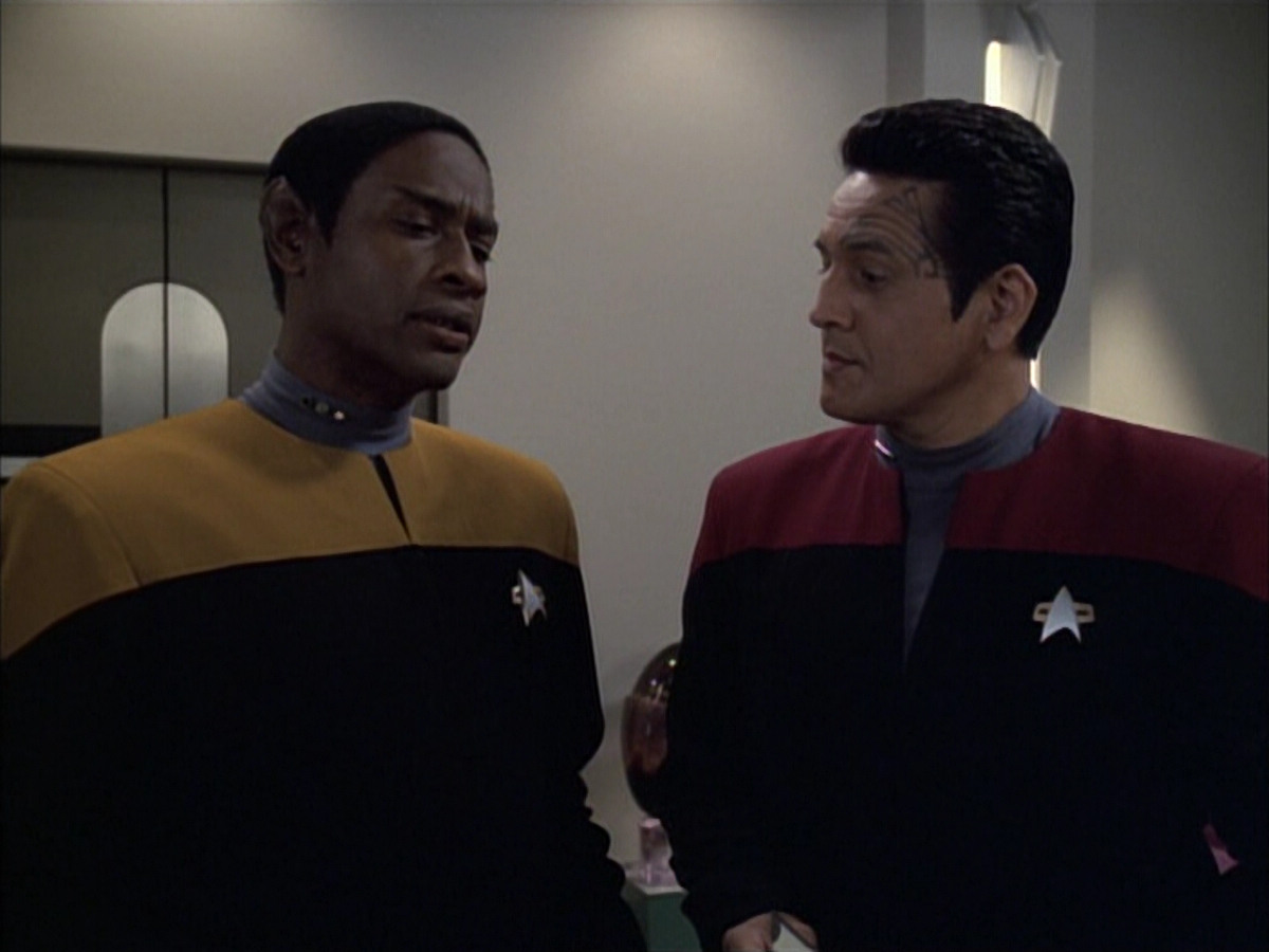 extant_StarTrek_VOY_6x02-SurvivalInstinct_00373.jpg