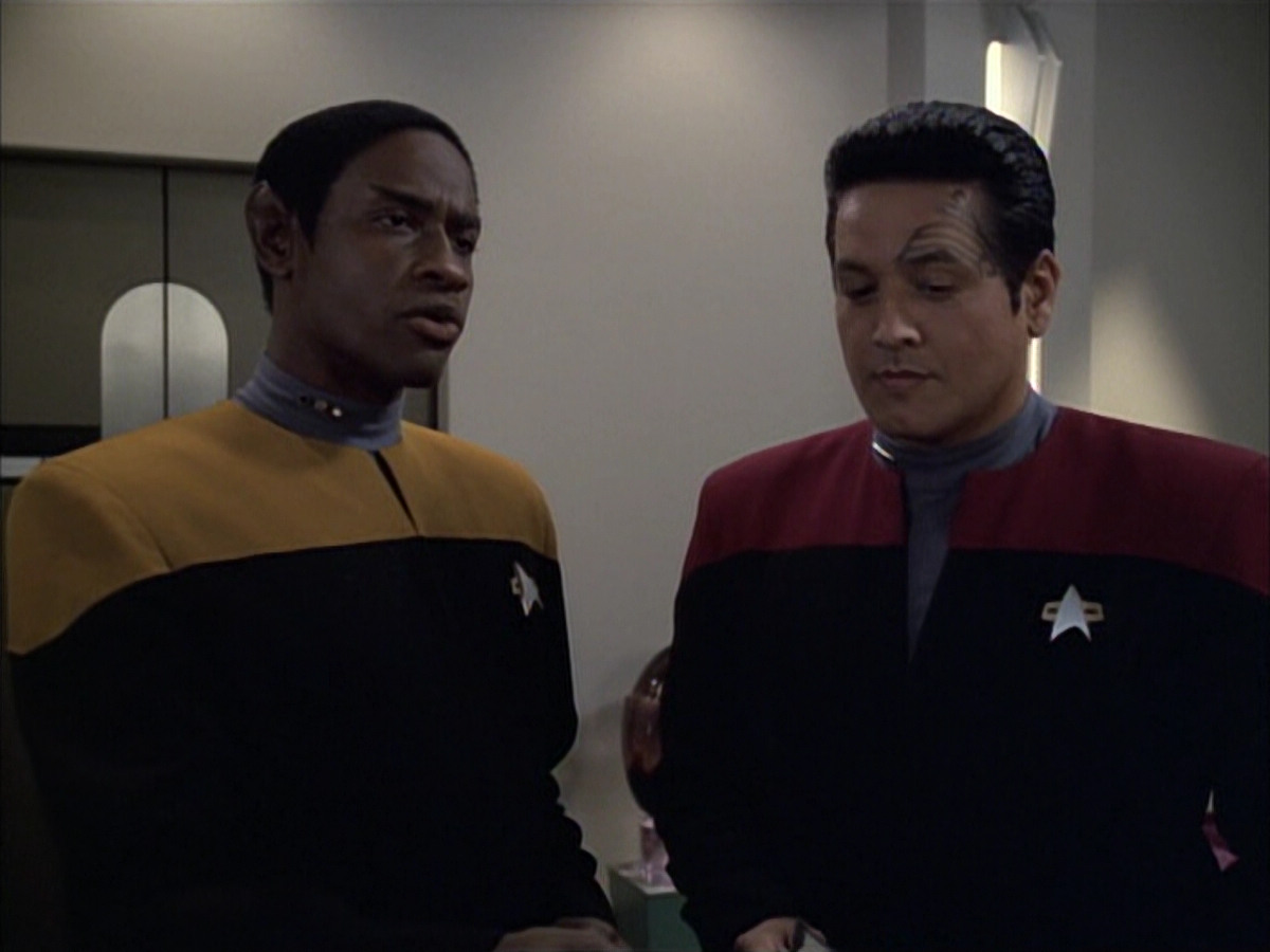 extant_StarTrek_VOY_6x02-SurvivalInstinct_00374.jpg