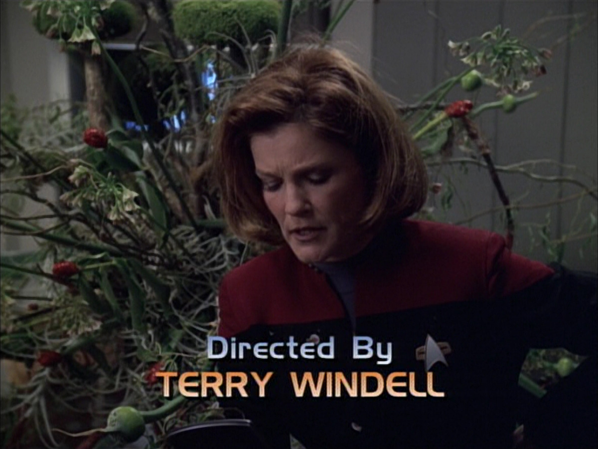 extant_StarTrek_VOY_6x02-SurvivalInstinct_00381.jpg