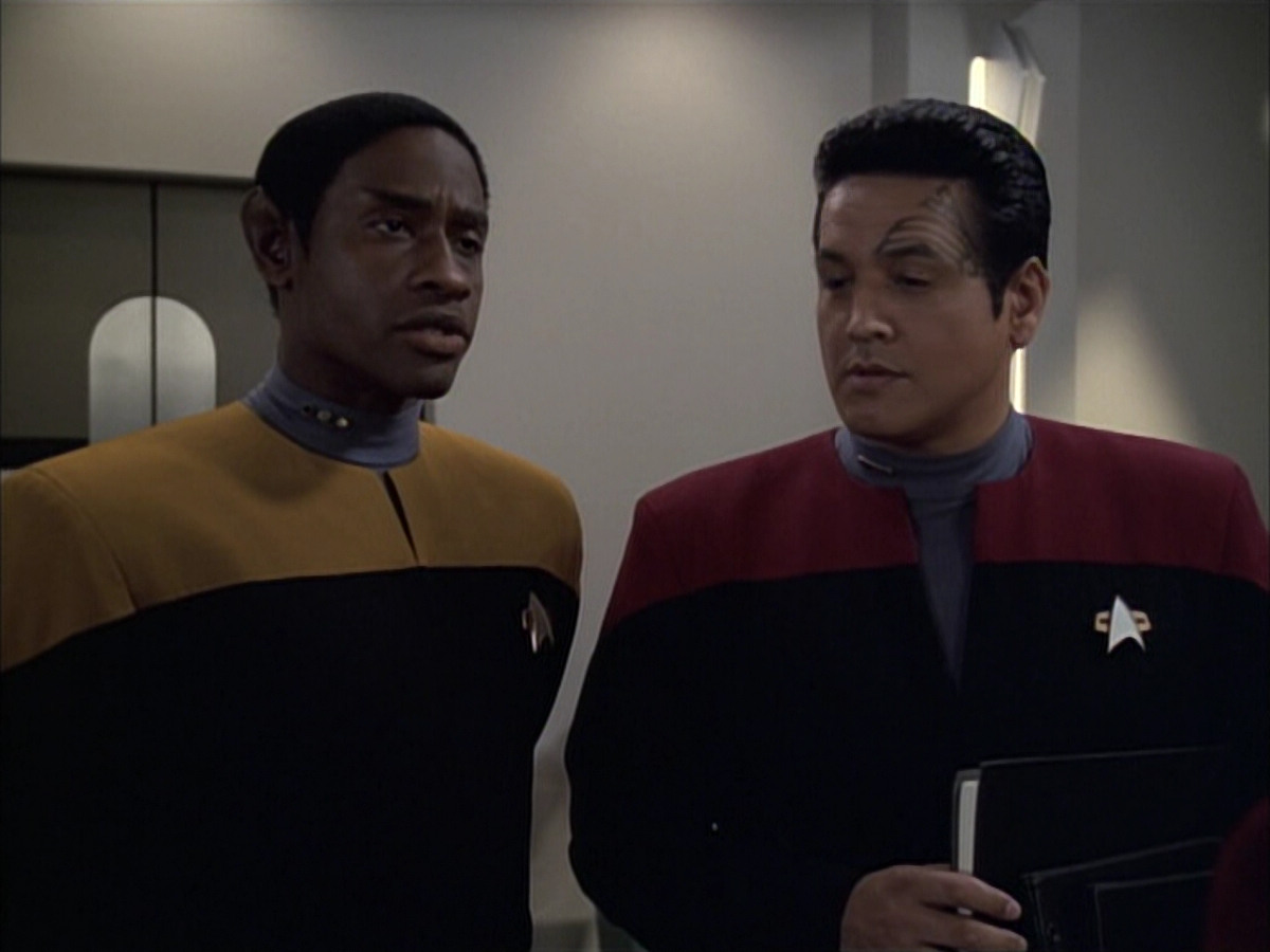 extant_StarTrek_VOY_6x02-SurvivalInstinct_00388.jpg